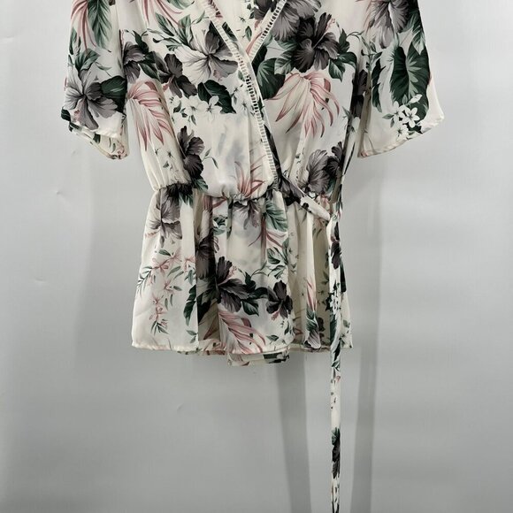 Sienna Sky V-Neck Surplice Short Sleeve Floral Top Womens Size Small Tie Waist - Picture 7 of 11